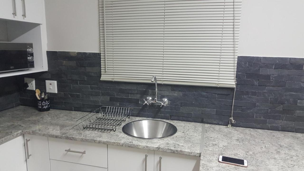 Tuna Self Catering Свакопмунд Екстер'єр фото